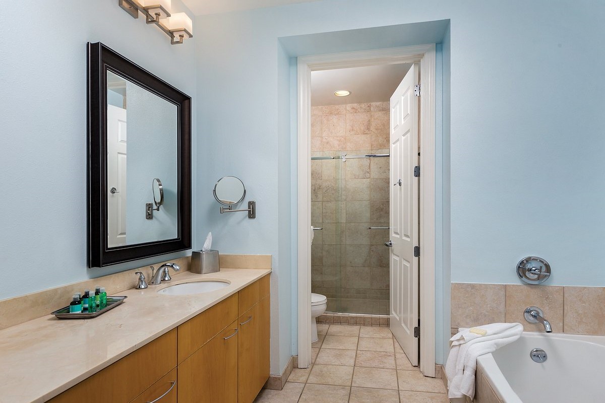 bathroom-skyline-tower-1.jpg