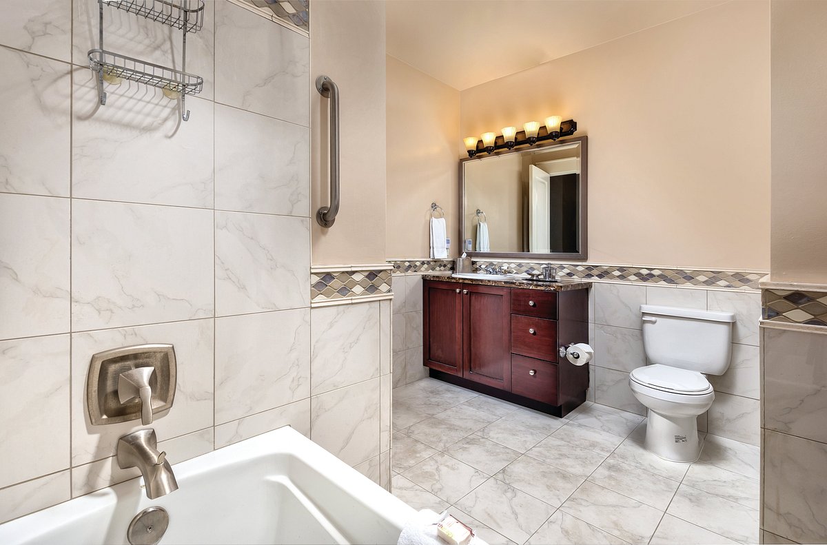 bathroom-worldmark-seattle-1.jpg