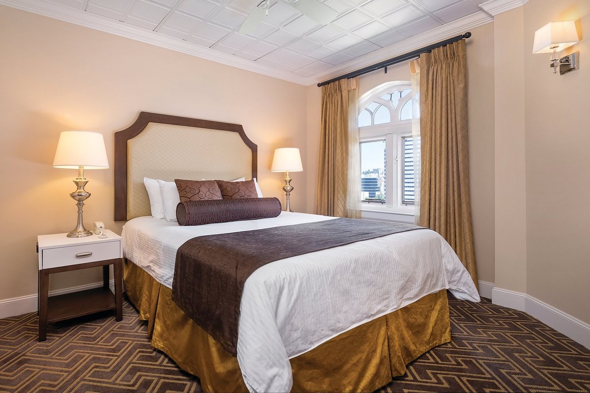 bedroom-worldmark-seattle-3.jpg