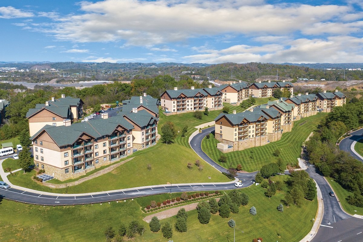 exterior-smoky-mountains-2.jpg