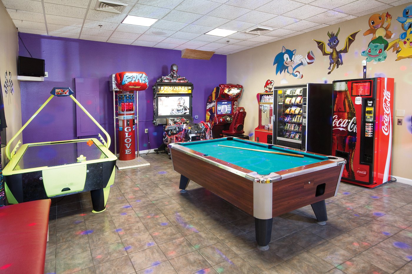 game-room-club-wyndham-2.jpg