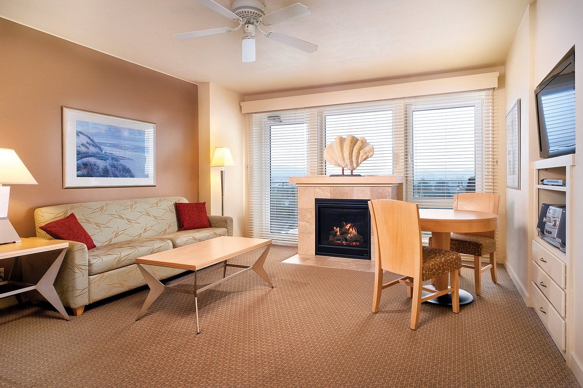 living-worldmark-seaside.jpg