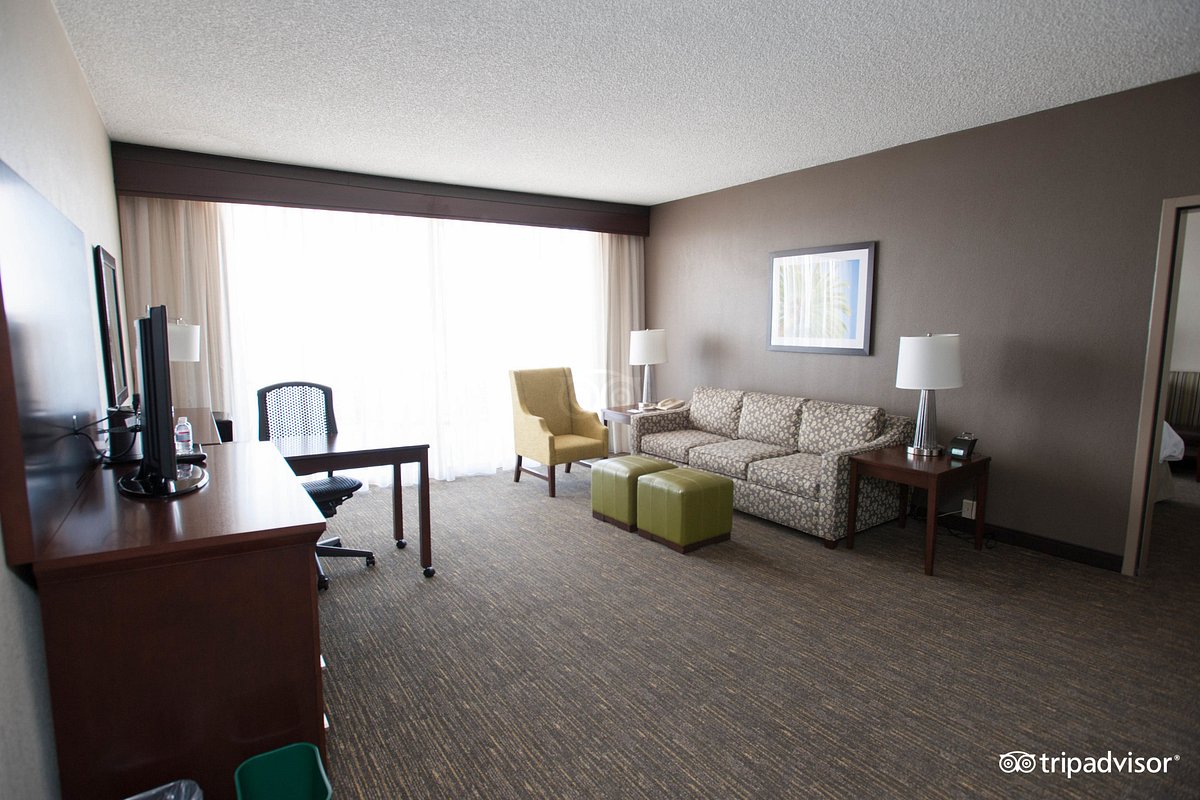 oceanview-suite-v5228267.jpg