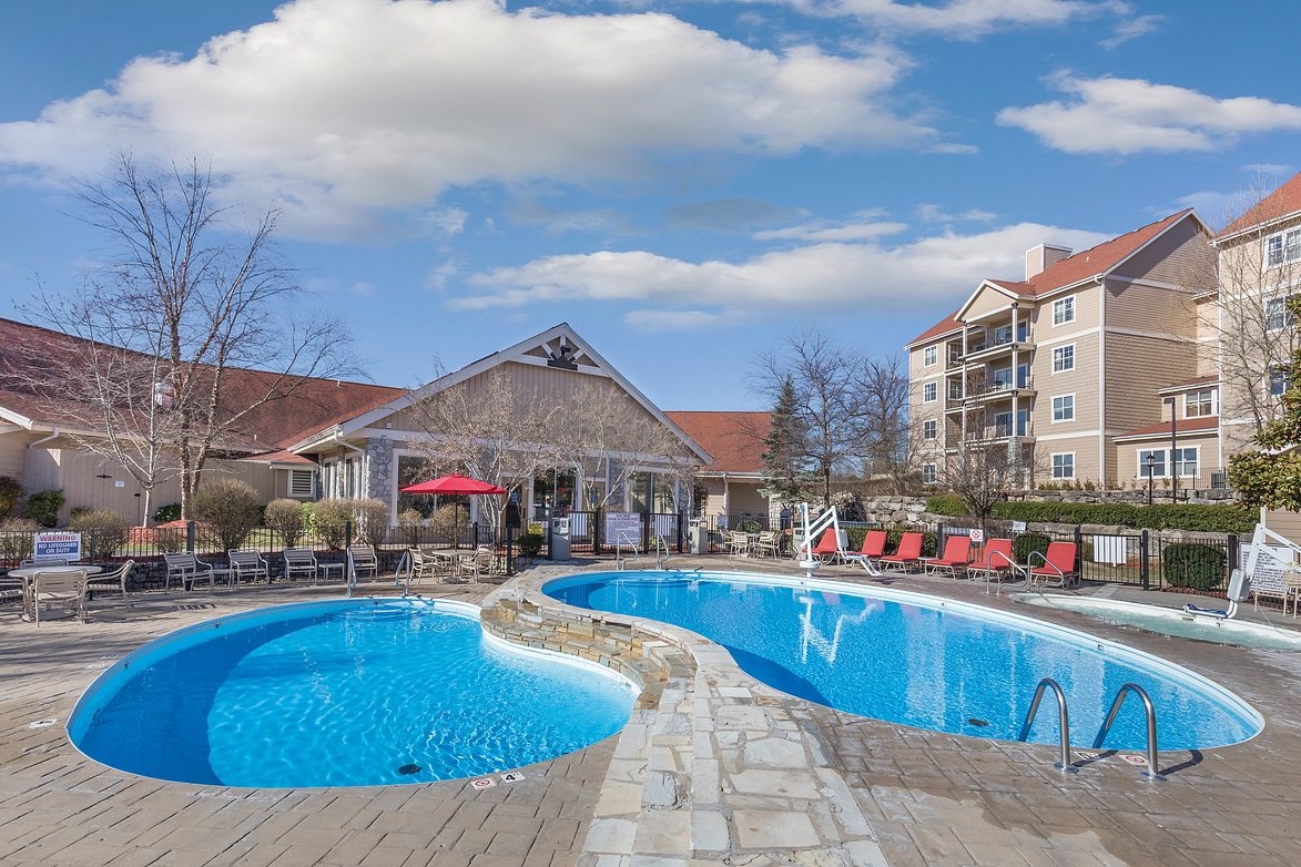 pool-branson-at-the-meadows-3-2.jpg