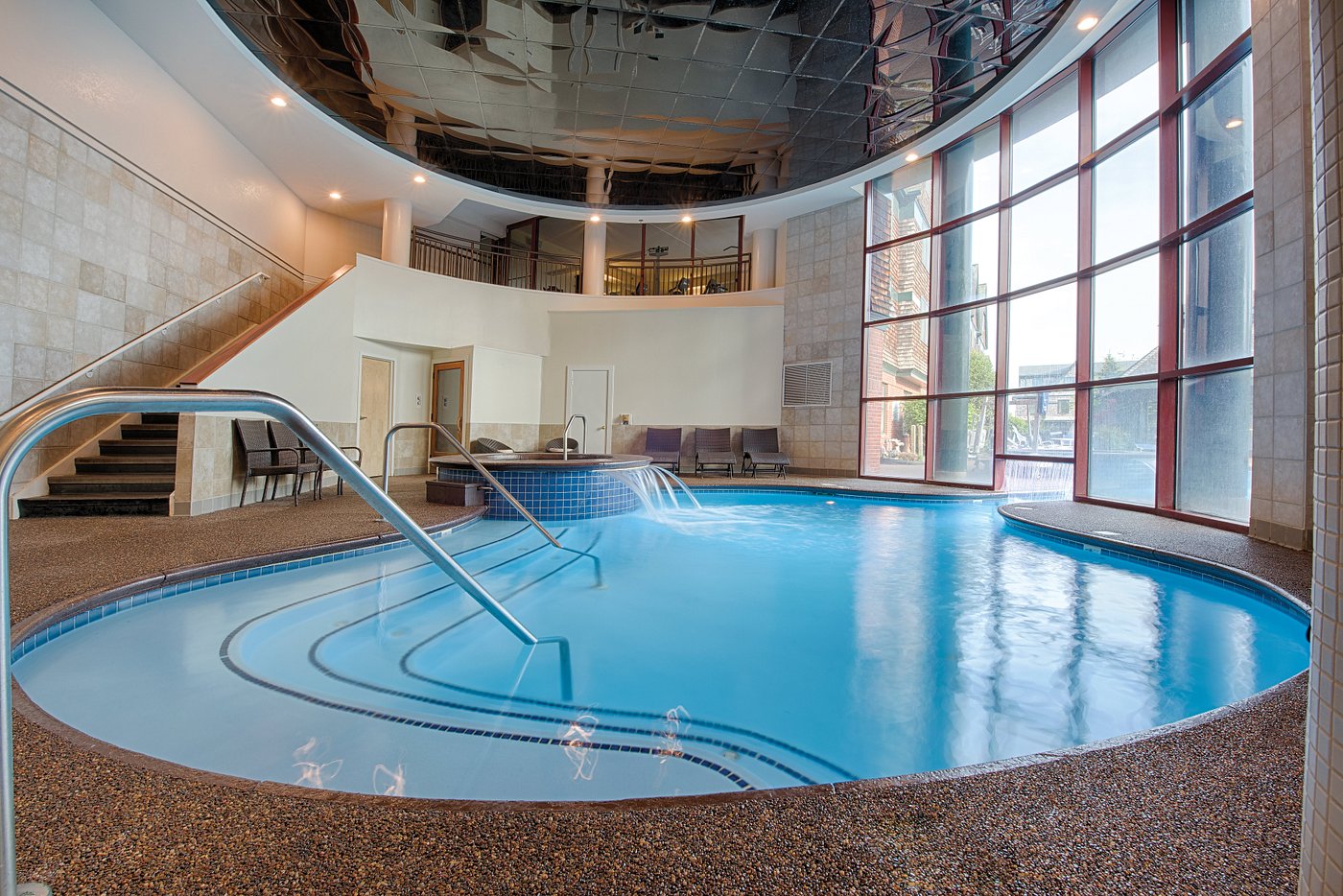 pool-club-wyndham-long-1.jpg