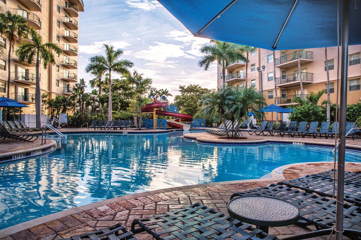 pool-palm-aire-4.jpg