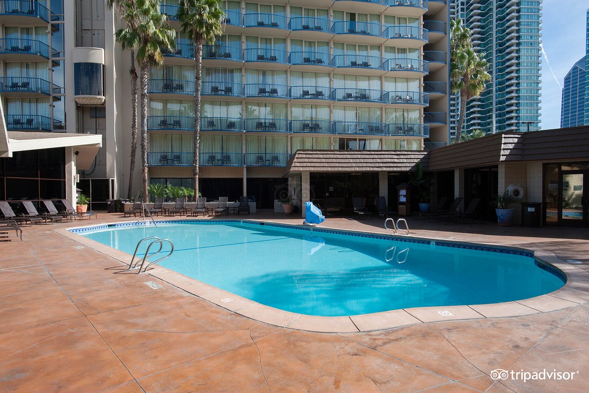 pool-v5228452.jpg