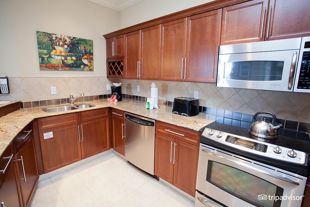 two-bedroom-condo-v1288478-95.jpg