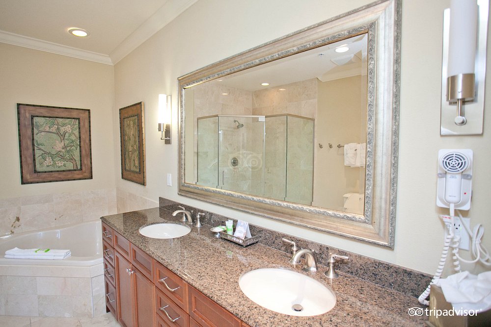 two-bedroom-condo-v1288518-95.jpg