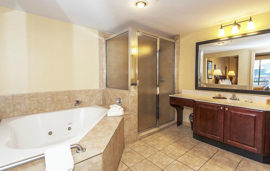 wyndham-old-town-alexandria-1.jpg