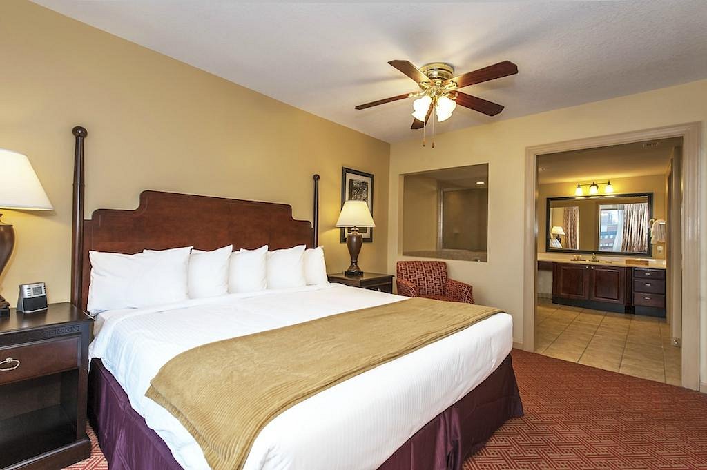 wyndham-old-town-alexandria-2.jpg