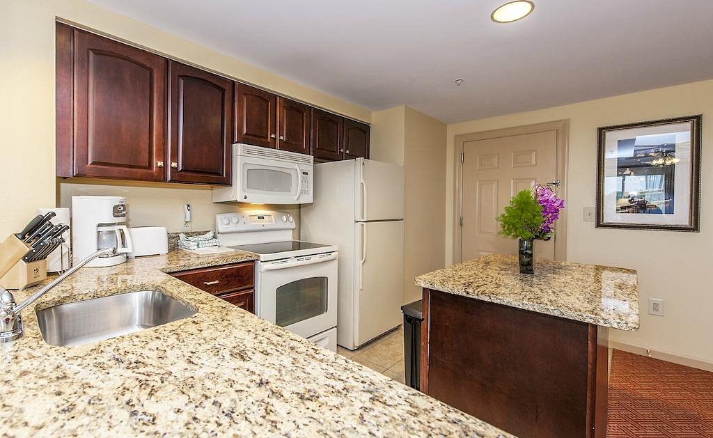 wyndham-old-town-alexandria-4.jpg