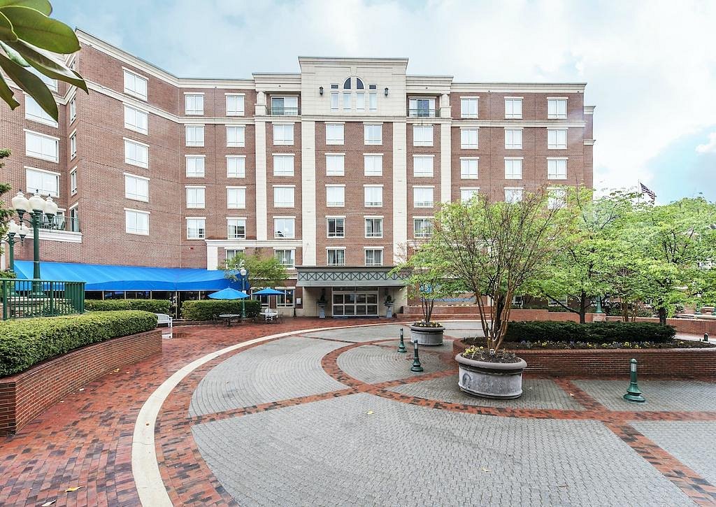 wyndham-old-town-alexandria-8.jpg